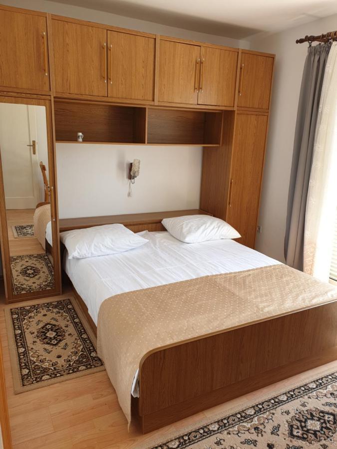 Apartmani I Sobe Jusic Rab Town Zewnętrze zdjęcie